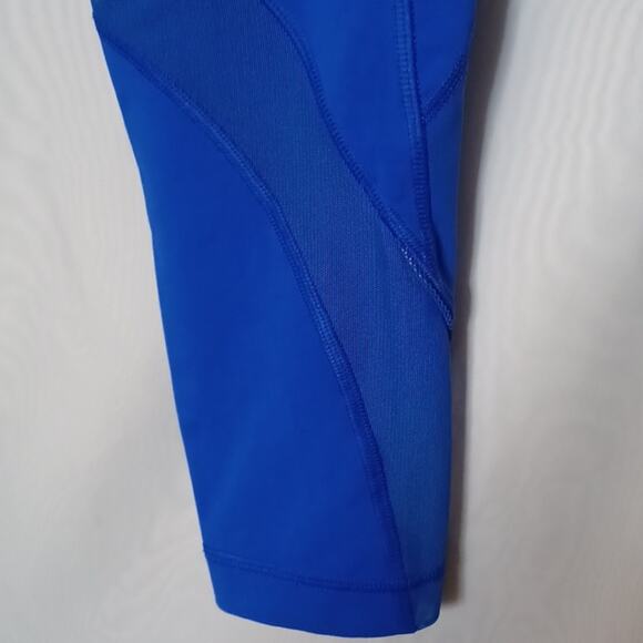 Lululemon Athletica Women's Zipper Front Leggings with Mesh Trim. Size 6 - Picture 9 of 15